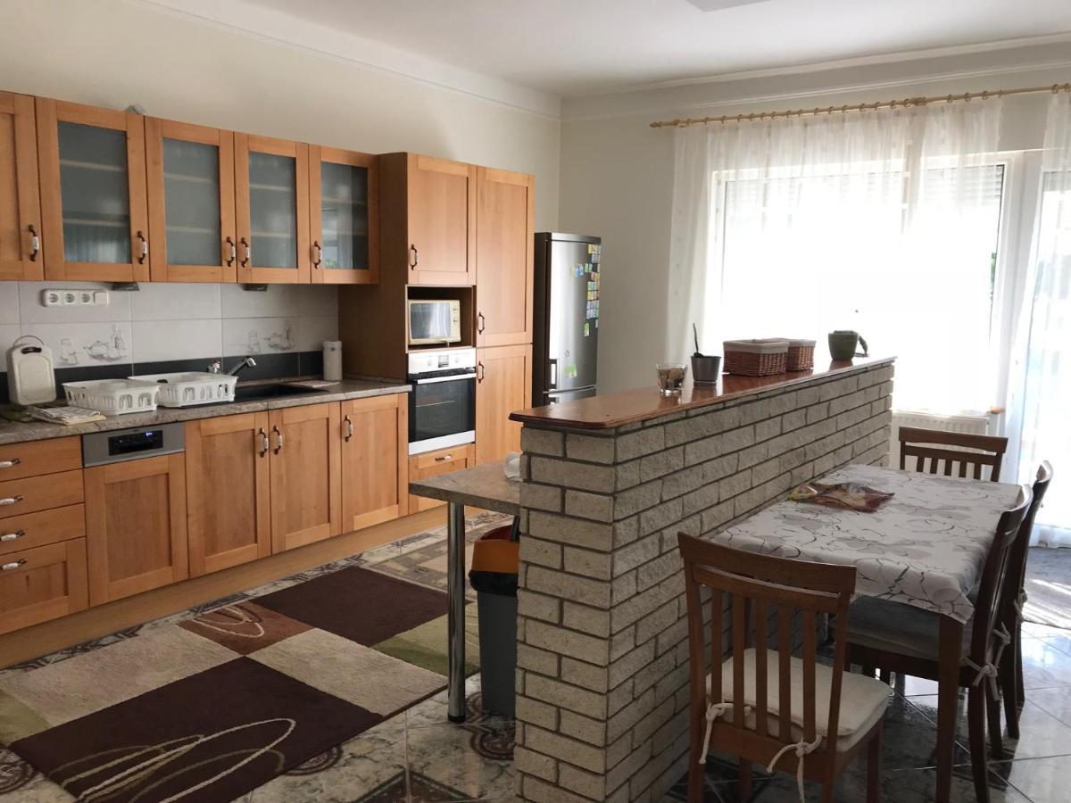 Ákos Ház Vila Siófok Exterior foto